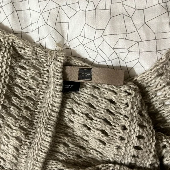 LOOK Infinity Scarf - Picture 2 of 2